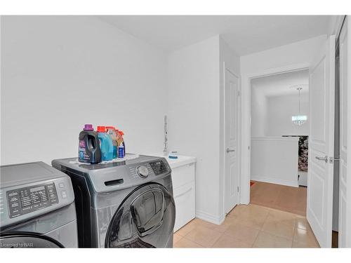 5632 Osprey Avenue, Niagara Falls, ON - Indoor Photo Showing Laundry Room