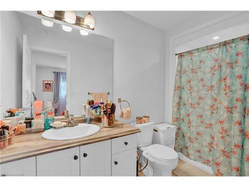 5632 Osprey Avenue, Niagara Falls, ON - Indoor Photo Showing Bathroom