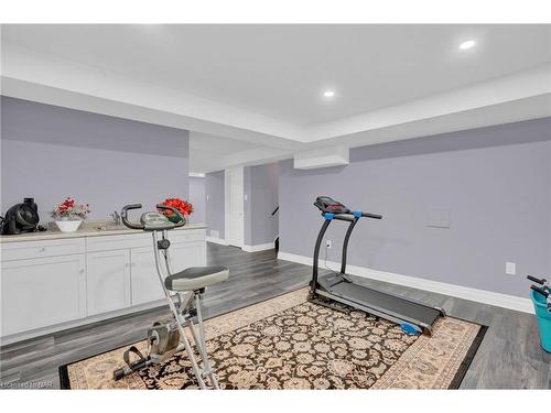 5632 Osprey Avenue, Niagara Falls, ON - Indoor Photo Showing Gym Room