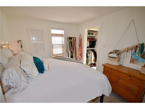 3 Graham Avenue, St. Catharines, ON - Indoor Photo Showing Bedroom
