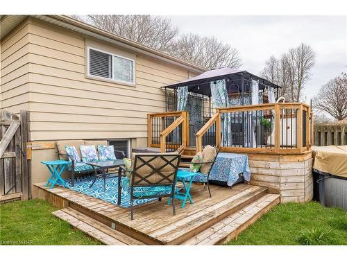 6182 Johnson Drive, Niagara Falls, ON - Outdoor With Deck Patio Veranda With Exterior