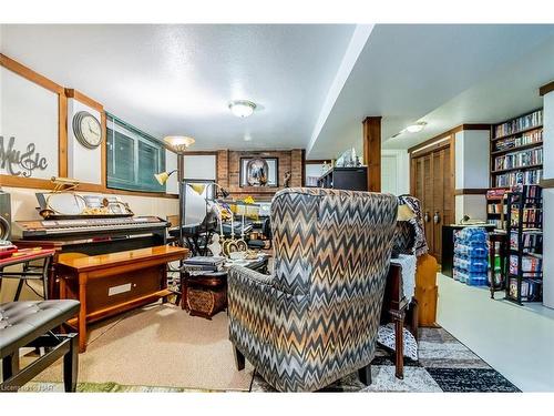 2909 Henley Avenue, Niagara Falls, ON - Indoor Photo Showing Other Room
