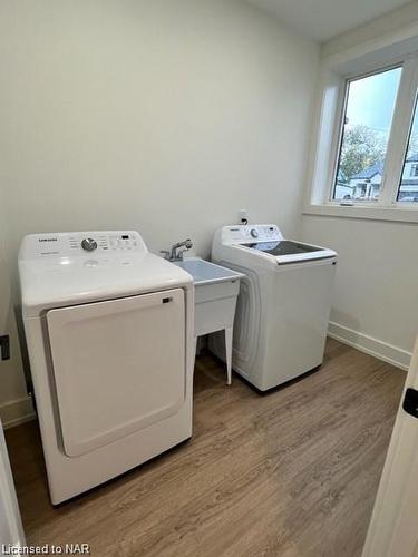 Upper-4598 Lee Avenue, Niagara Falls, ON - Indoor Photo Showing Laundry Room