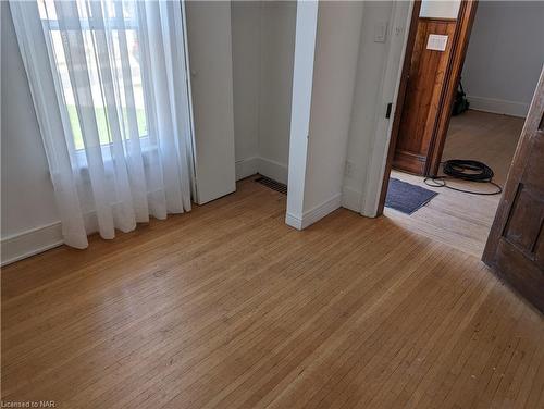 28 Lake Street, St. Catharines, ON - Indoor Photo Showing Other Room