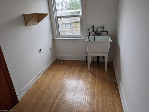 28 Lake Street, St. Catharines, ON - Indoor Photo Showing Other Room