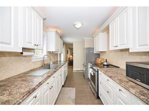 2981 Shawnee Trail, Ridgeway, ON - Indoor Photo Showing Kitchen With Upgraded Kitchen