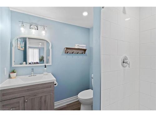 474 Lakeshore Road, Fort Erie, ON - Indoor Photo Showing Bathroom