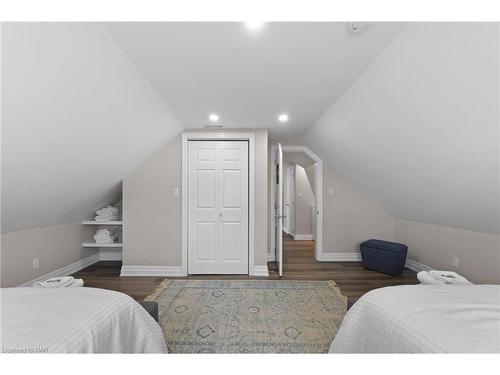 474 Lakeshore Road, Fort Erie, ON - Indoor Photo Showing Bedroom