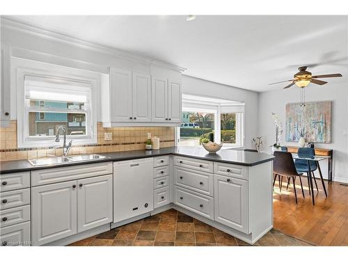 4244 Hixon St Street, Beamsville, ON - Indoor Photo Showing Kitchen With Double Sink