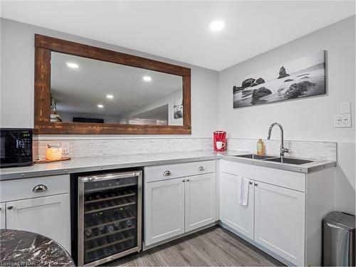 3327 Cattell Drive, Niagara Falls, ON - Indoor Photo Showing Kitchen With Double Sink