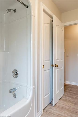 31951 Church Street, Wainfleet, ON - Indoor Photo Showing Bathroom