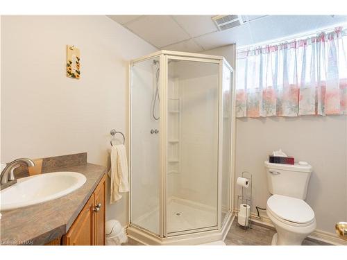 31951 Church Street, Wainfleet, ON - Indoor Photo Showing Bathroom