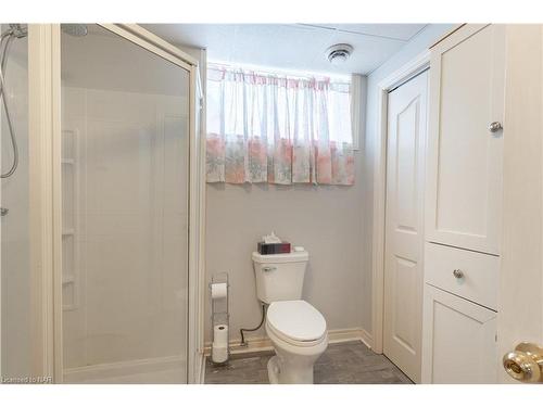 31951 Church Street, Wainfleet, ON - Indoor Photo Showing Bathroom