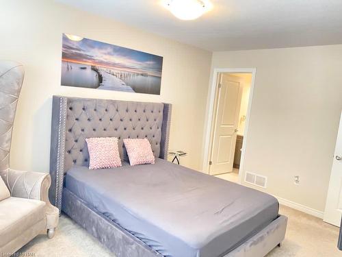 36-340 Prospect Point Road N, Ridgeway, ON - Indoor Photo Showing Bedroom