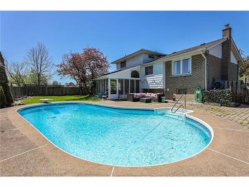 18 Madison Street, Fort Erie, ON - Outdoor With In Ground Pool With Backyard