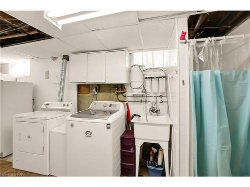18 Madison Street, Fort Erie, ON - Indoor Photo Showing Laundry Room