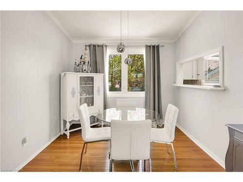 18 Madison Street, Fort Erie, ON - Indoor Photo Showing Dining Room