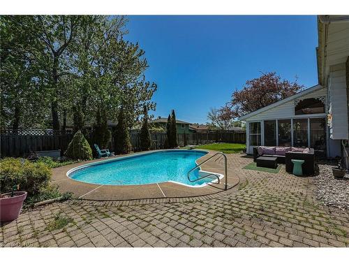 18 Madison Street, Fort Erie, ON - Outdoor With In Ground Pool With Backyard