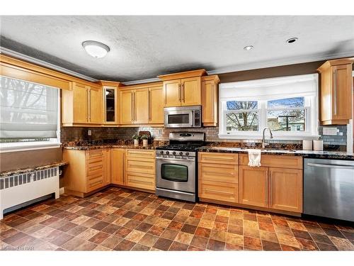 29 Fawell Avenue, St. Catharines, ON - Indoor Photo Showing Kitchen
