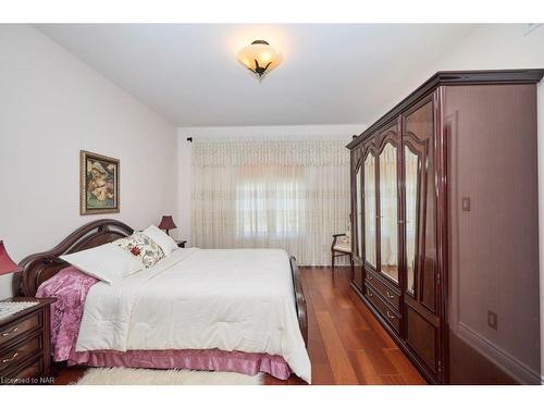 3244 Grove Avenue, Ridgeway, ON - Indoor Photo Showing Bedroom