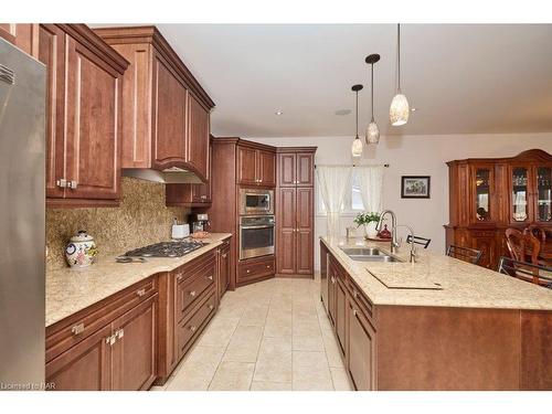 3244 Grove Avenue, Ridgeway, ON - Indoor Photo Showing Kitchen With Double Sink With Upgraded Kitchen