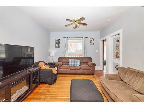268 Phipps Street, Fort Erie, ON - Indoor Photo Showing Living Room