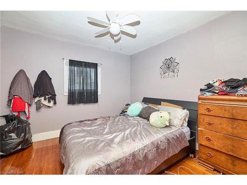 268 Phipps Street, Fort Erie, ON - Indoor Photo Showing Bedroom