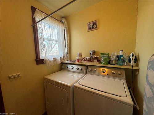 8845 Lyons Creek Rd Road, Niagara Falls, ON - Indoor Photo Showing Laundry Room