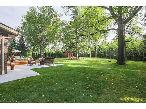 29 Melrose Drive, Niagara-On-The-Lake, ON - Outdoor With Backyard