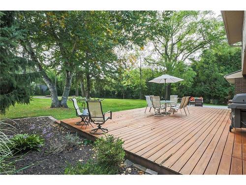 29 Melrose Drive, Niagara-On-The-Lake, ON - Outdoor With Deck Patio Veranda With Backyard
