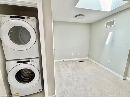 129-590 North Service Road, Stoney Creek, ON - Indoor Photo Showing Laundry Room