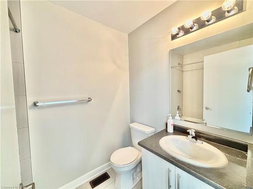 129-590 North Service Road, Stoney Creek, ON - Indoor Photo Showing Bathroom