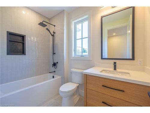 60 Topham Boulevard, Welland, ON - Indoor Photo Showing Bathroom