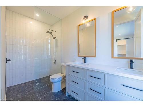 60 Topham Boulevard, Welland, ON - Indoor Photo Showing Bathroom