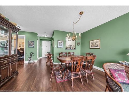 905-5070 Pinedale Avenue, Burlington, ON - Indoor Photo Showing Dining Room