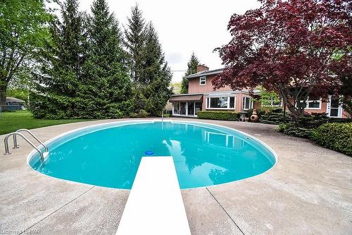 1457 Niagara Boulevard, Fort Erie, ON - Outdoor With In Ground Pool With Backyard