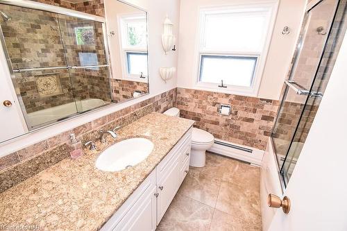 1457 Niagara Boulevard, Fort Erie, ON - Indoor Photo Showing Bathroom