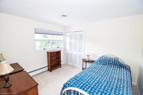 1457 Niagara Boulevard, Fort Erie, ON - Indoor Photo Showing Bedroom