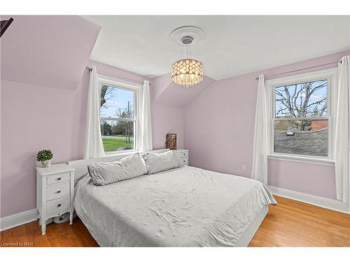 96 Laughlin Avenue, Welland, ON - Indoor Photo Showing Bedroom