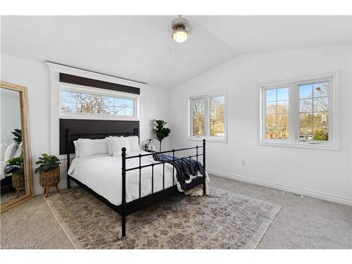 6 Frontier Drive, Virgil, ON - Indoor Photo Showing Bedroom