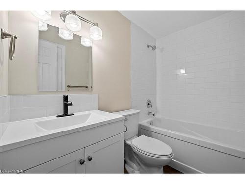 7 Baldwin Circle, Thorold, ON - Indoor Photo Showing Bathroom