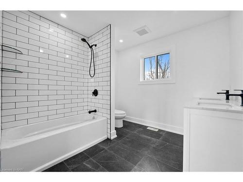 40 Parkview Avenue, Fort Erie, ON - Indoor Photo Showing Bathroom