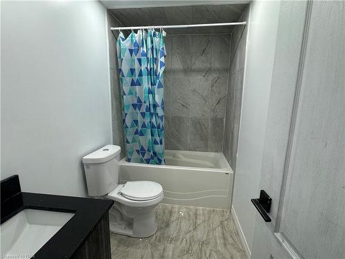 24 Ellis Avenue, St. Catharines, ON - Indoor Photo Showing Bathroom