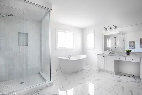 4279 Willick Road, Niagara Falls, ON - Indoor Photo Showing Bathroom