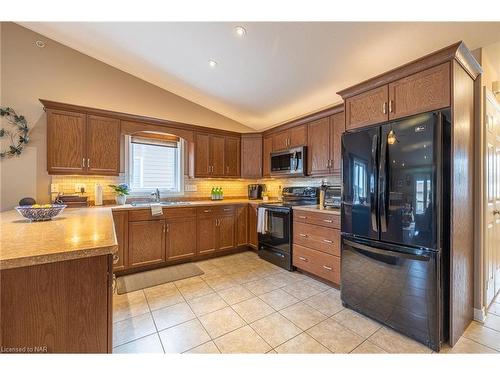 11 Corbin Street, St. Catharines, ON - Indoor Photo Showing Kitchen With Double Sink
