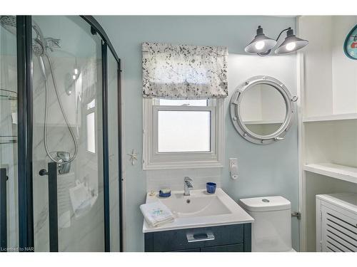 11110 Desiree Street, Wainfleet, ON - Indoor Photo Showing Bathroom