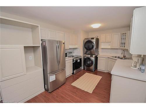 629A Scott Street, St. Catharines, ON - Indoor Photo Showing Kitchen With Double Sink