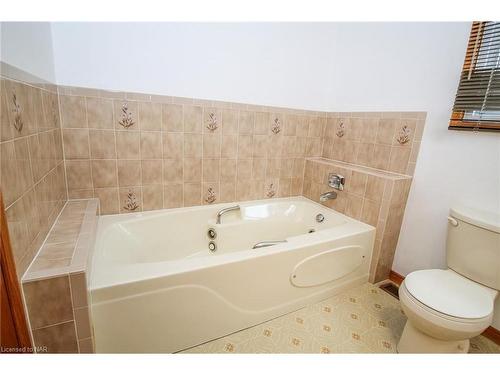 167 Ross Street, Welland, ON - Indoor Photo Showing Bathroom