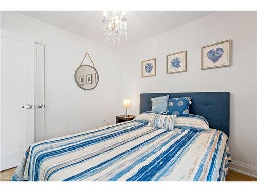 325 Lakewood Avenue, Crystal Beach, ON - Indoor Photo Showing Bedroom