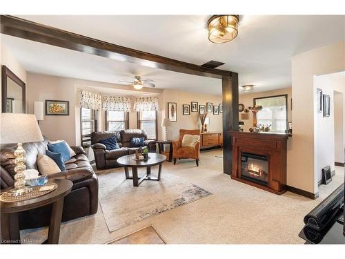 6604 Orchard Avenue, Niagara Falls, ON - Indoor Photo Showing Living Room With Fireplace